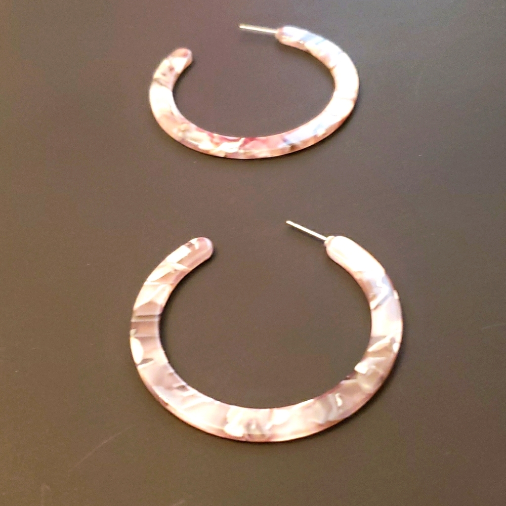 NWT Pink Tortoise Shell Hoop Earrings
